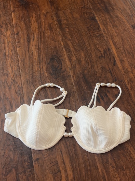 l*space Other - White Scalloped Shell Bikini Top with Pearl Accents